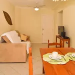 Apto Charmoso e Prático a 300m da Praia P1012